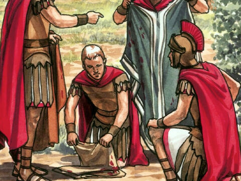 Après avoir crucifié Jésus, les soldats prirent ses vêtements et en firent quatre parts, une pour chaque soldat. Ils prirent aussi sa tunique, qui était sans couture, d'une seule pièce depuis le haut jusqu'en bas. – Numéro de diapositive 5