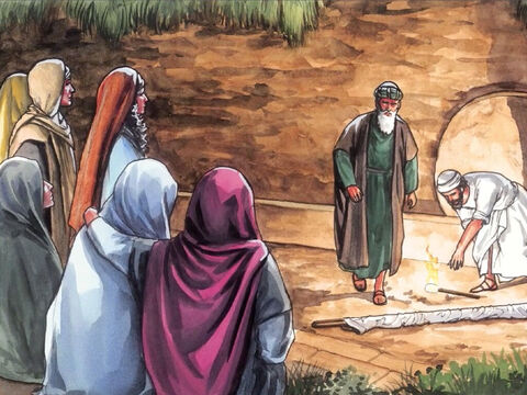 Marie de Magdala, Marie mère de Jaques et de Joseph virent où le corps de Jésus avait été mis. Les femmes qui avaient accompagné Jésus depuis la Galilée avaient suivi et vu la tombe et comment le corps y avait été placé. – Numéro de diapositive 1