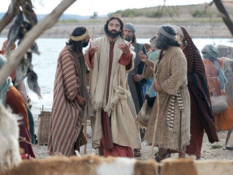 Plus tard, les disciples demandèrent à Jésus: “Pourquoi leur parles-tu en paraboles?”  Jésus cita des paroles écrites par Esaïe plusieurs siècles auparavant: “Ces gens ont des yeux mais ne voient point, ils ont des oreilles mais n’entendent point. Autrement, ils se convertiraient et seraient pardonnés.” – Numéro de diapositive 10